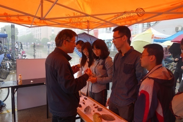 http://gs.zju.edu.cn/wescms/sys/filebrowser/file.php?cmd=download&id=10488